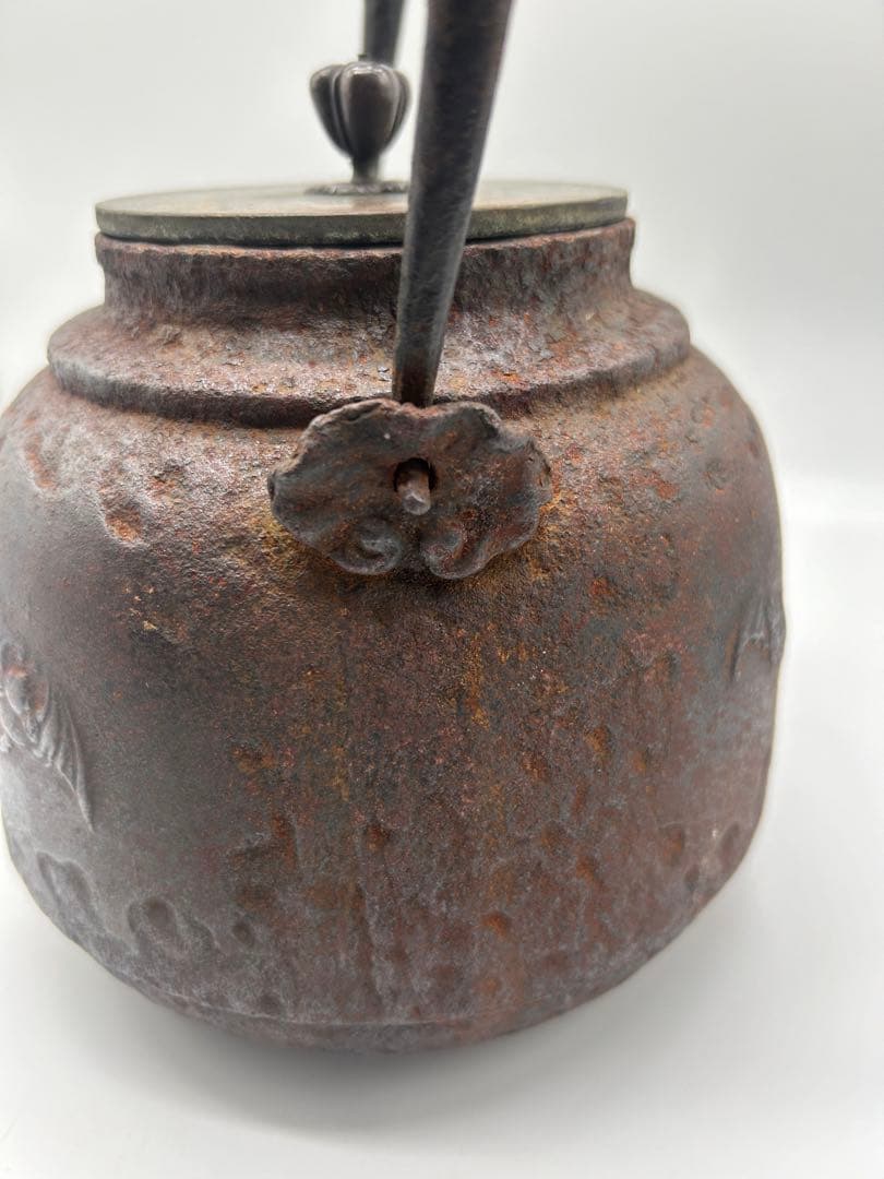 鉄瓶 装飾的な彫刻 容量2500水漏れ無