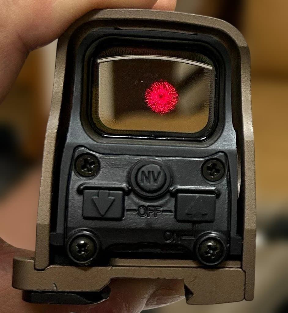 EOTech社製の553ホロサイト 実物