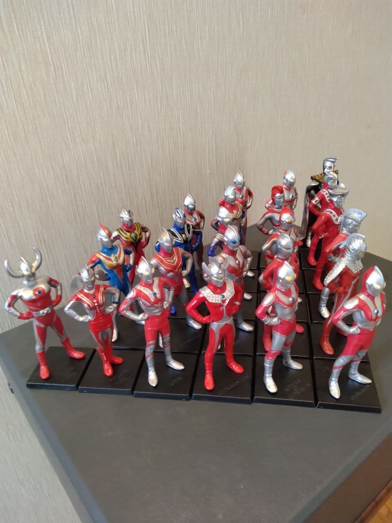 HGシリーズ ウルトラマンフィギュア 24体セット