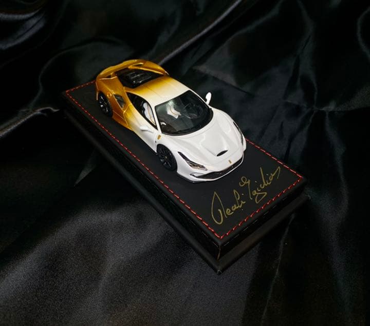 MR コレクション　1/43 F8 Tributo 限定モデル