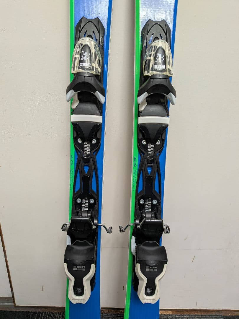 再値下げ ROSSIGNOL スキー板 144cm　ショートスキー