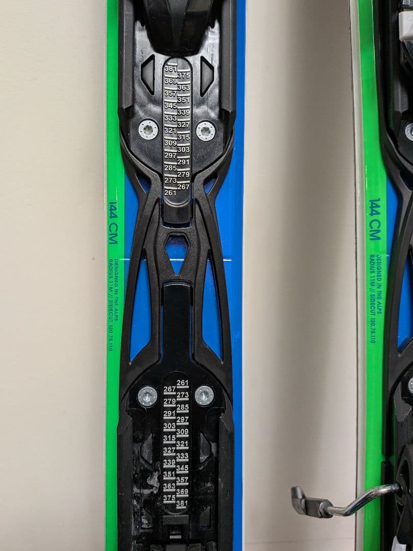 再値下げ ROSSIGNOL スキー板 144cm　ショートスキー