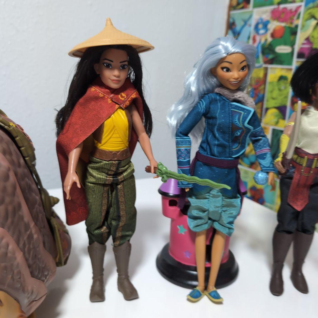 日本未発売 Disney トーキングラーヤとドラゴンの王国 フィギュアセット