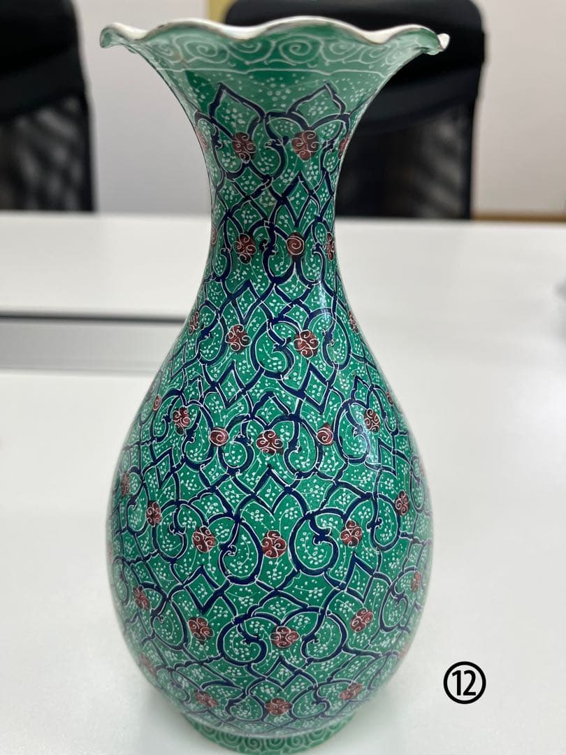 花模様の陶器花瓶