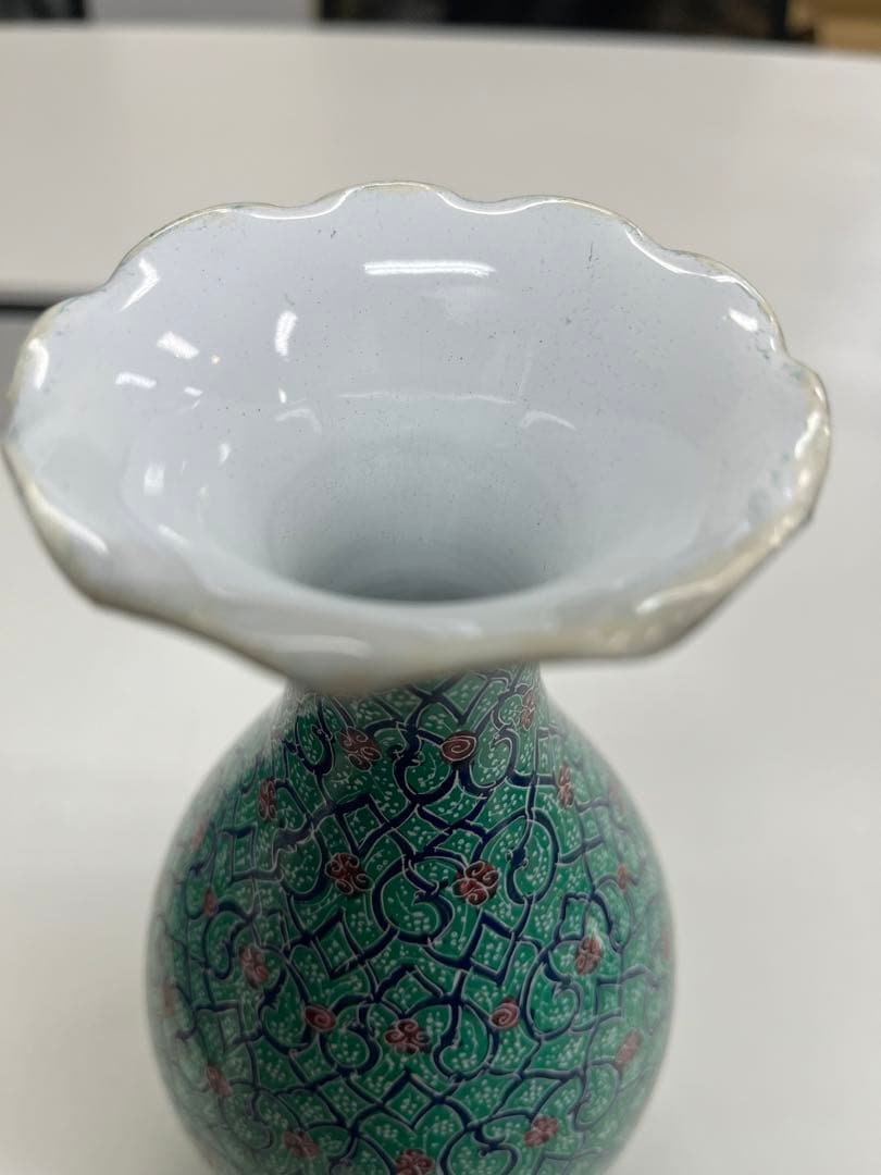 花模様の陶器花瓶