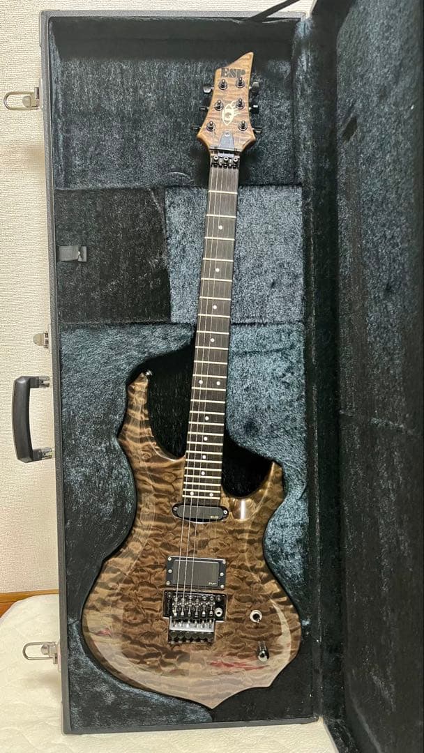 ESPエレキギター PIERROTアイジモデル(001)-560P 定価56万円