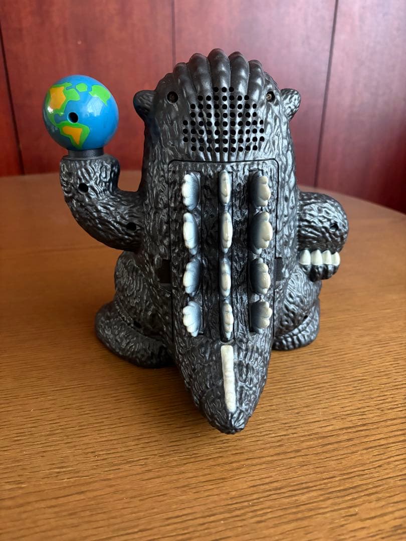 ゴジラ フィギュア型時計