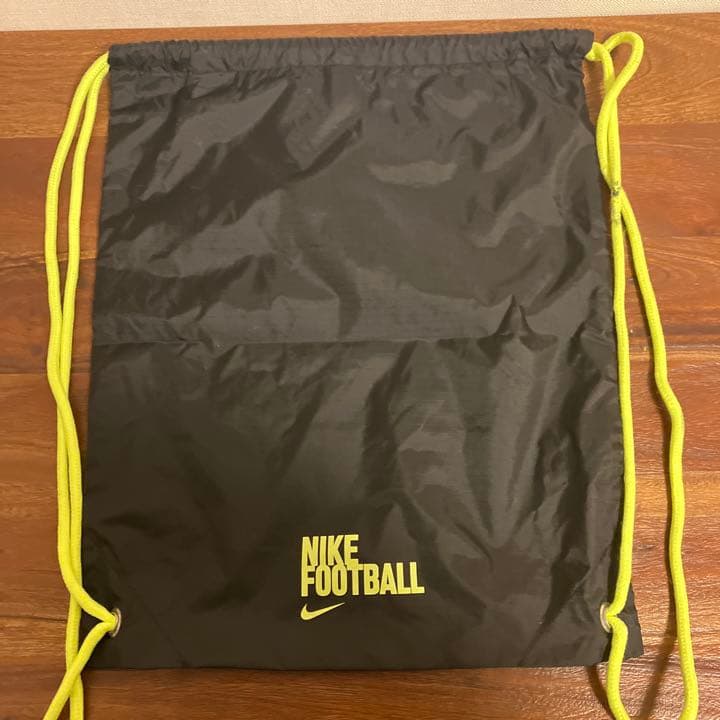 サッカースパイクナイキハイパーヴェノム2sg