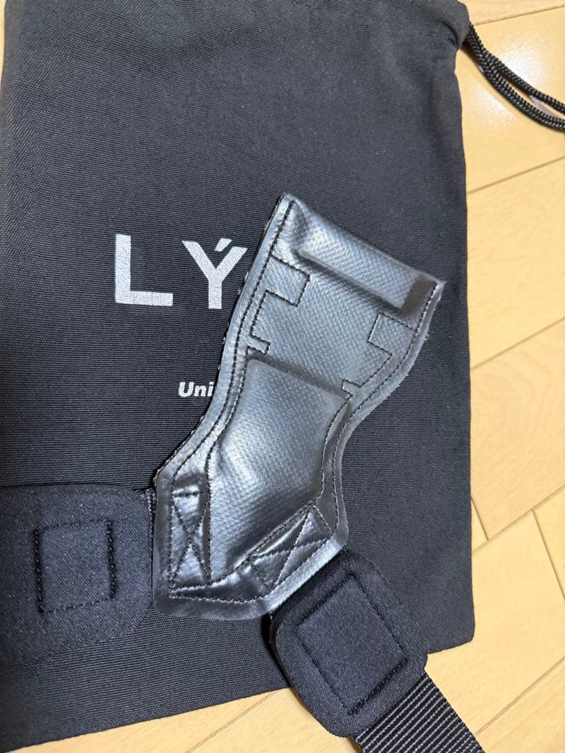 LYFT パワーグリップ ブラック 収納袋付き