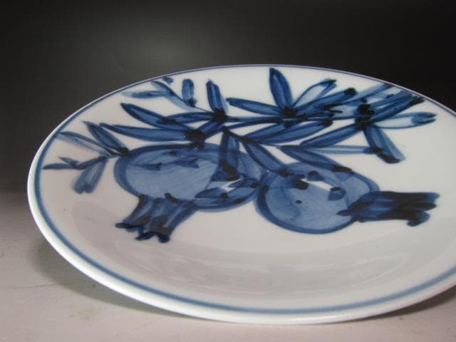 ☆　近藤悠二　山染付飾皿　美しい一品です☆y433