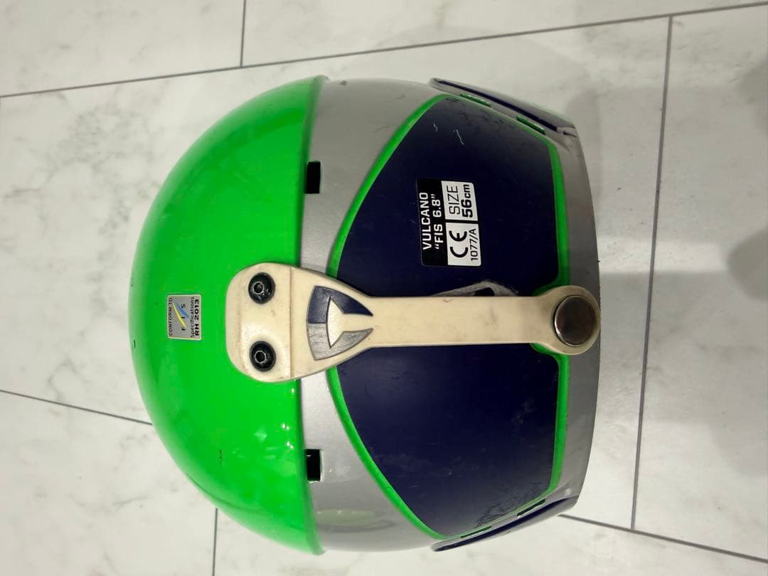 BRIKO VULCANO ヘルメット S/M 緑色　ジュニア用