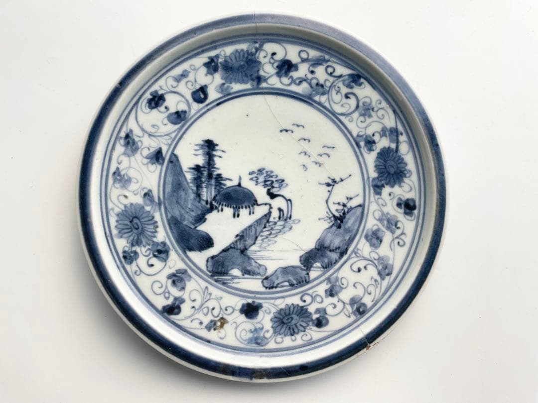 骨董　アンティーク　初期伊万里　花唐草山水文　七寸皿　丸皿　中皿　古伊万里　染付