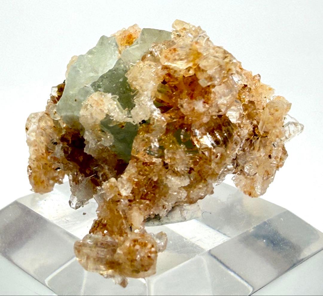 メキシコ産クリーダイト&フローライト共生鉱物　鉱物標本