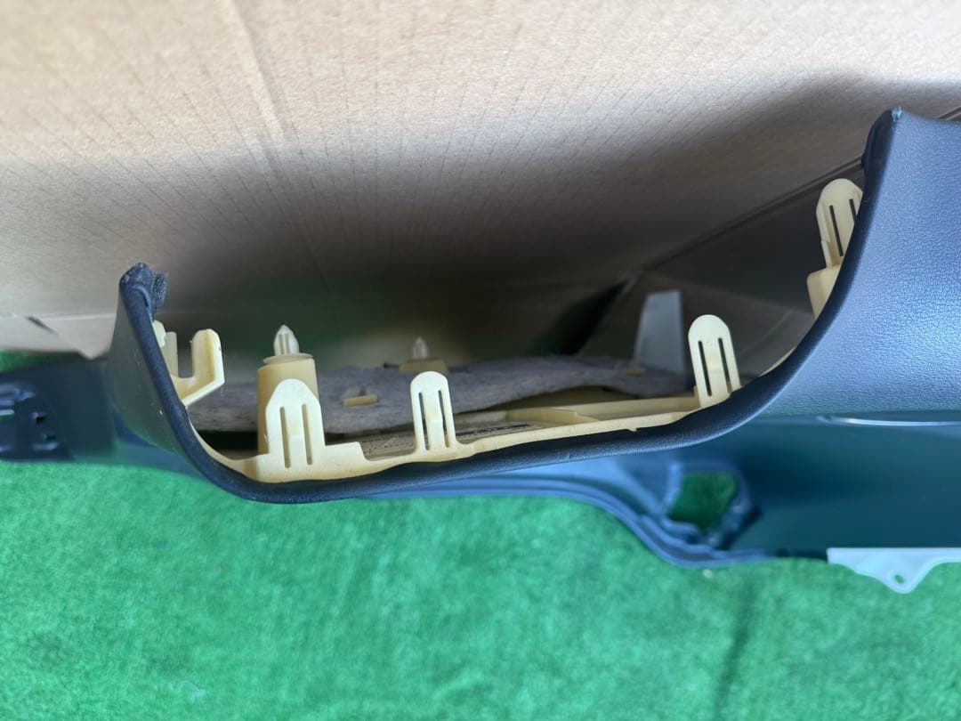 トヨタ　レクサス　lc500 lc500hクーペ　リアクォータートリムパネル