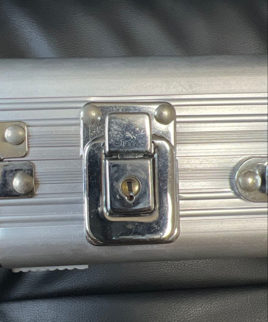 世界のヨコサワ ポーカーセット アルミケース入り オリジナルポーカーセット