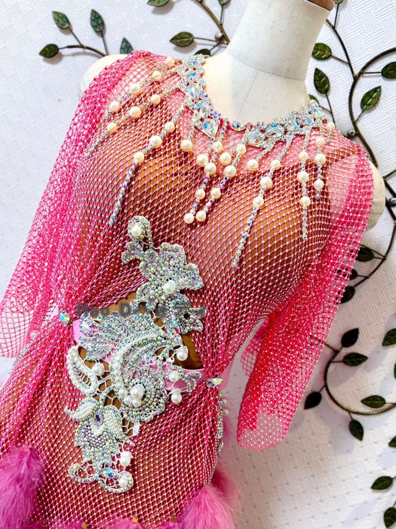 新品★ラテンドレス★S〜SM★社交ダンス★リズム★ボリューミー羽★競技会★ピンク