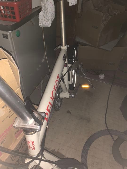 PEUGEOT プジョー　アルミ　折りたたみ自転車です。すごく重量軽いです。