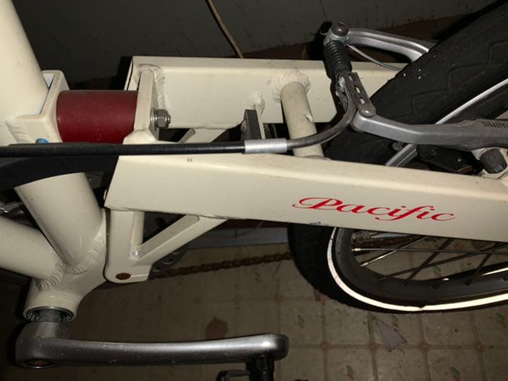 PEUGEOT プジョー　アルミ　折りたたみ自転車です。すごく重量軽いです。