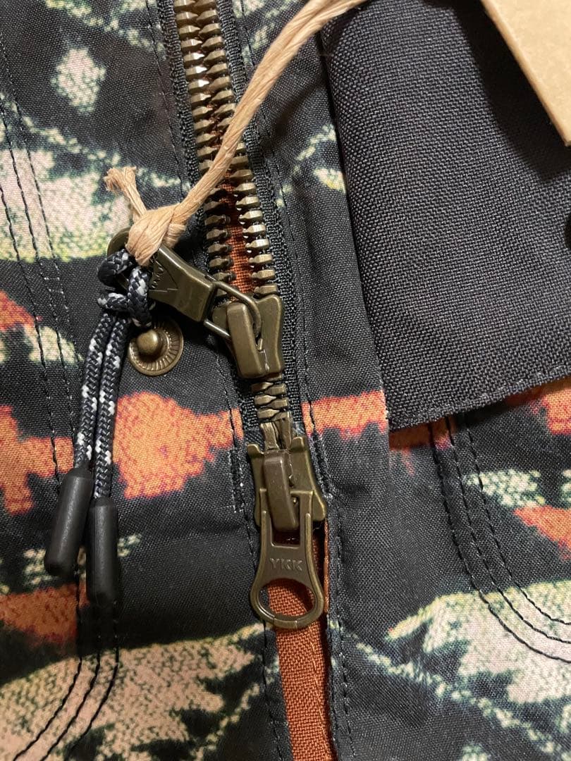 新品　BURTONバートン スノーボードウェア　Sサイズ