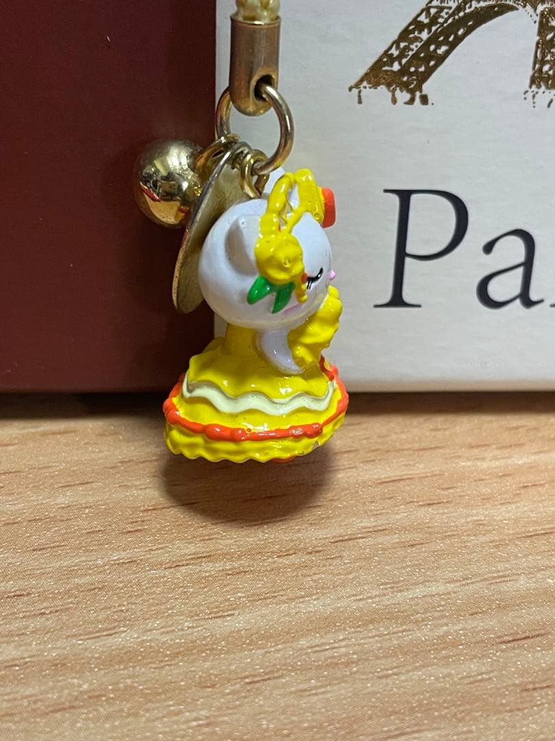 ハローキティ ユニバーサル 限定 値付けストラップ 黄色