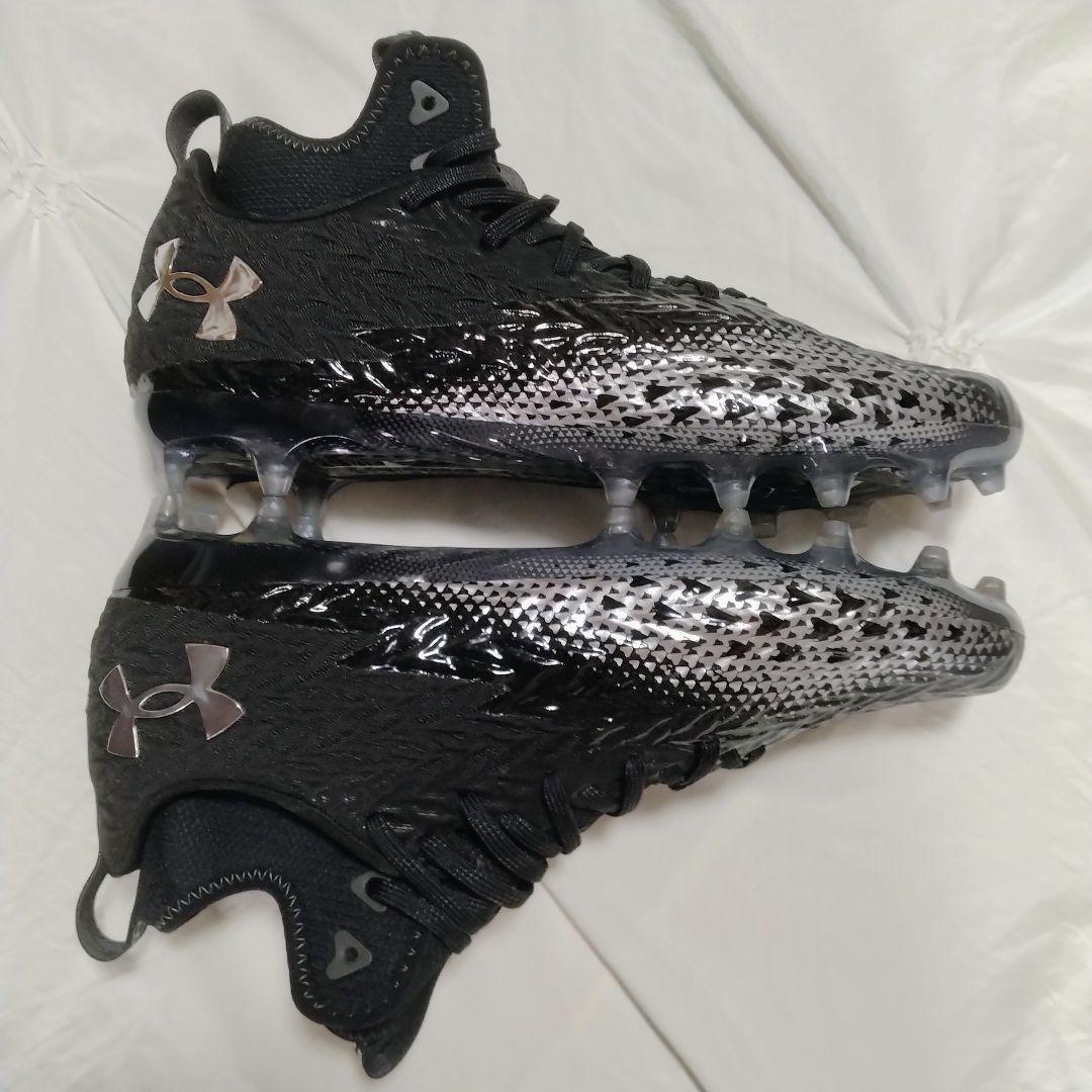 【29.5m ✨新品未使用✨】アンダーアーマー アメフトスパイク スポットライト