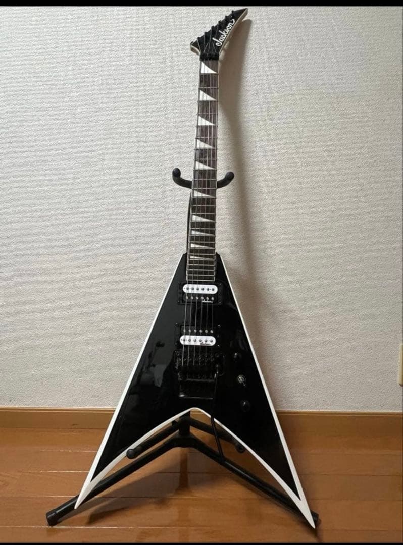 Jackson King V JS32 エレキギター