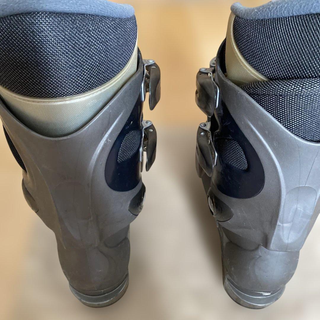 ATOMIC スキーブーツ　中古品　サイズ不明です