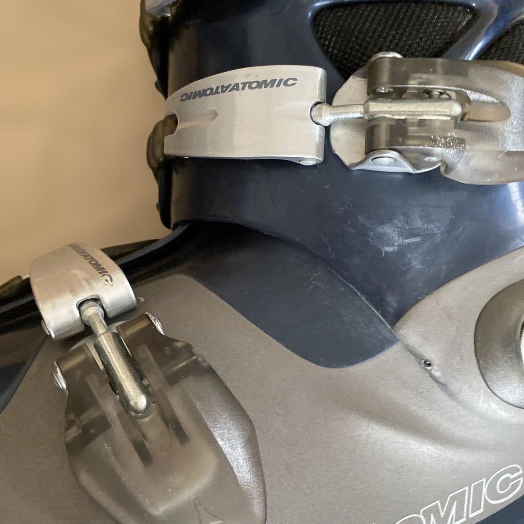 ATOMIC スキーブーツ　中古品　サイズ不明です