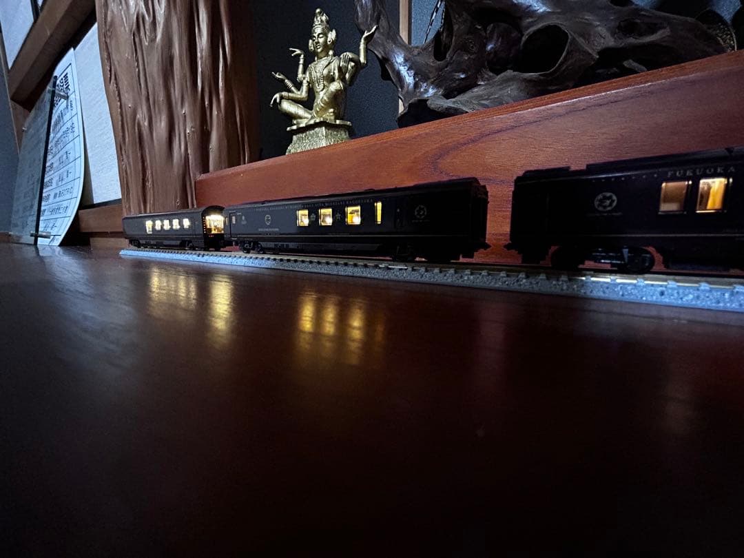 KATO クルーズトレイン「ななつ星 in 九州」 8両セットA/B 室内灯装備