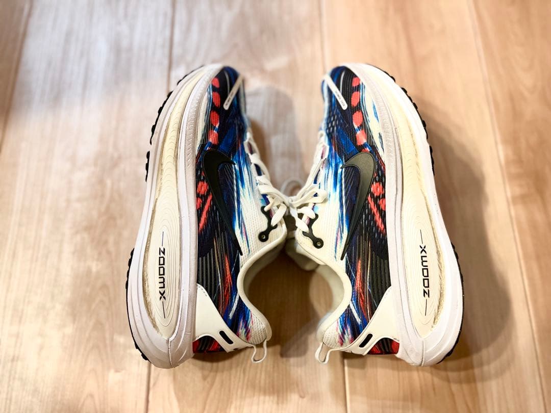 【当日または翌日発送】ナイキ ボメロ18 25.5cm 蛍光