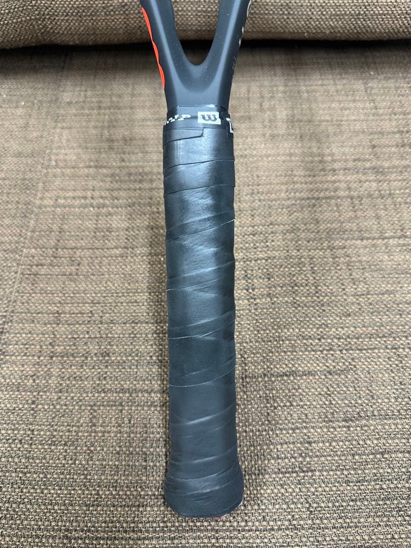 ① ウィルソン テニスラケット　CLASH 100UL TOUR v1.0