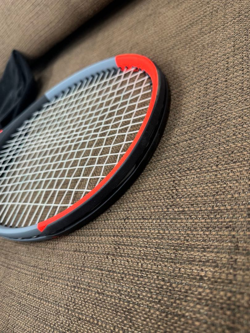 ① ウィルソン テニスラケット　CLASH 100UL TOUR v1.0