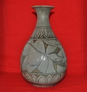 李朝・青磁花紋花器