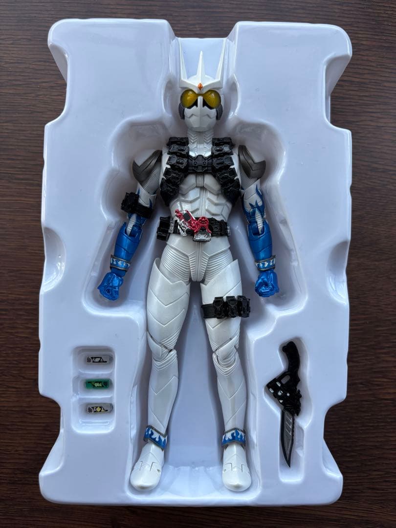 S.H.Figuarts フィギュアーツ 真骨彫　仮面ライダーエターナル