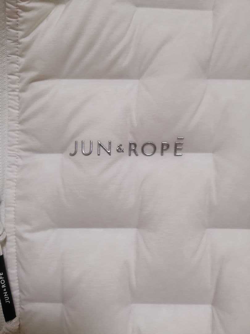 ホワイトキルティングノースリーブワンピース