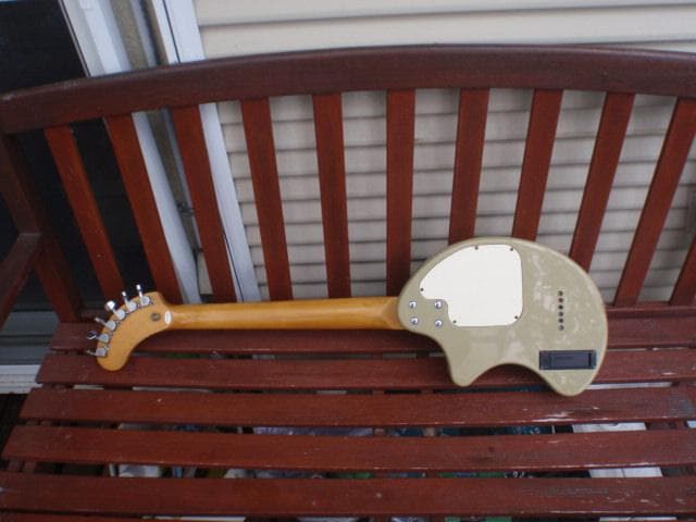 フェルナンデス ZO-3 エレキギター ライトグレイ アンプスピーカー内蔵