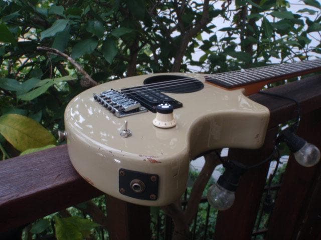 フェルナンデス ZO-3 エレキギター ライトグレイ アンプスピーカー内蔵