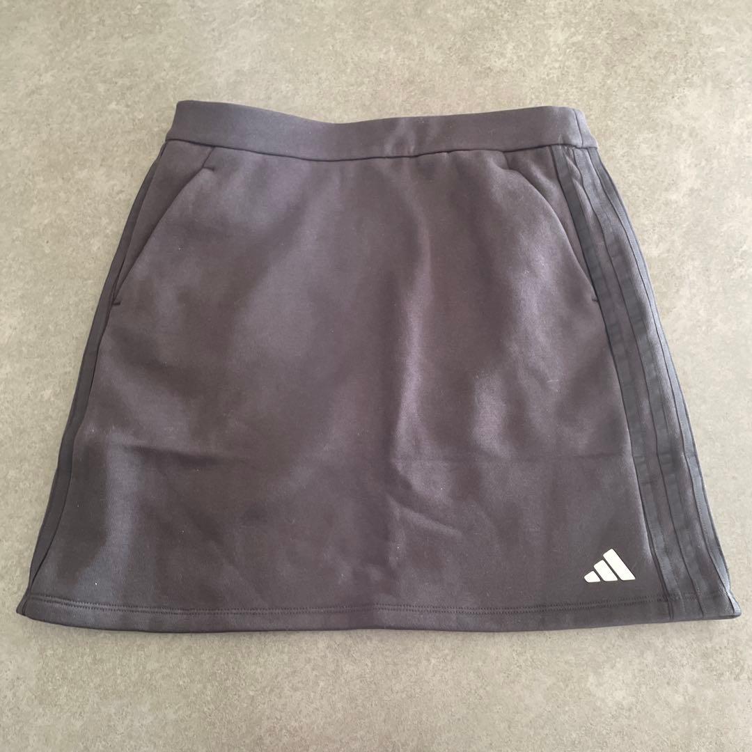 アディダスゴルフ　スウェットセットアップ　ジャケット&スカートスリーストライプス