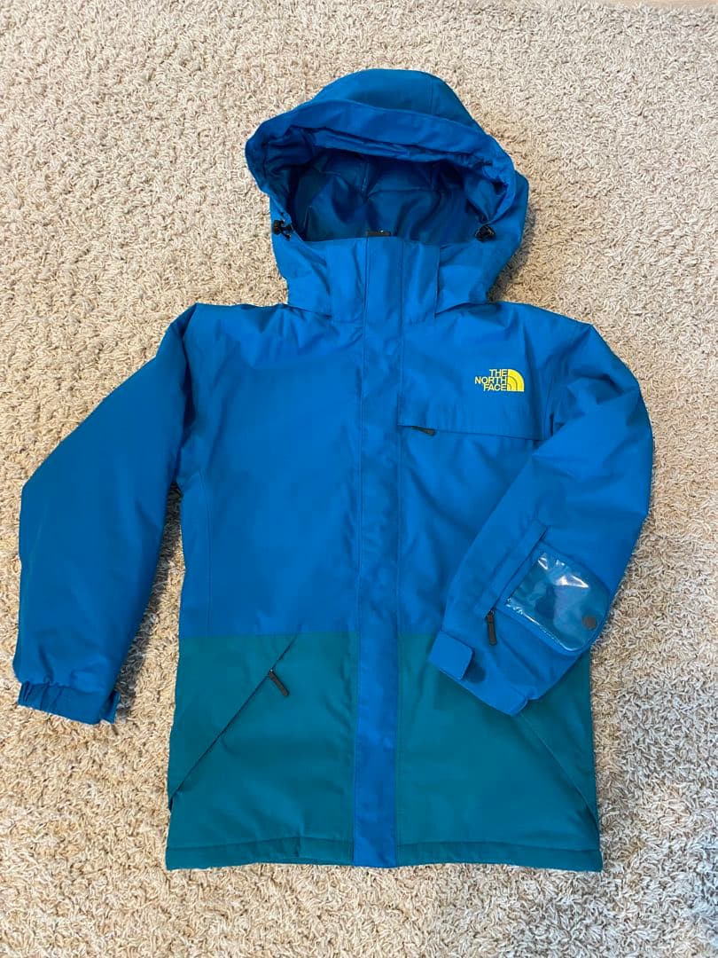 美品！ノースフェイス　キッズ　スキーウェア　140cm スキー・スノーボードに！