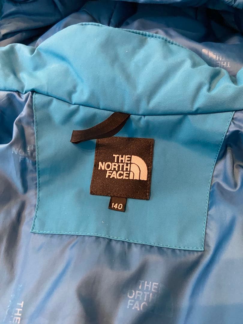 美品！ノースフェイス　キッズ　スキーウェア　140cm スキー・スノーボードに！