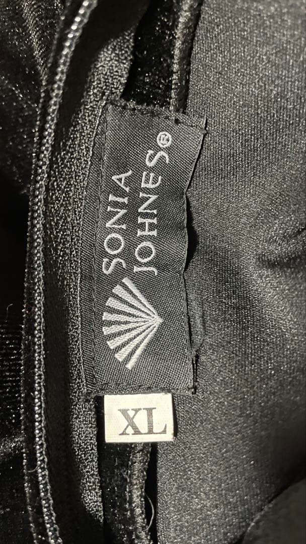 ソニアジョーンズ　フラメンコ衣装　アマルゴファルダ