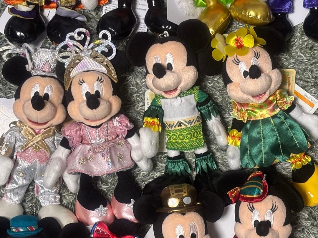 く*。様 ミッキーミニー ドナルド デイジー ぬいぐるみバッジ