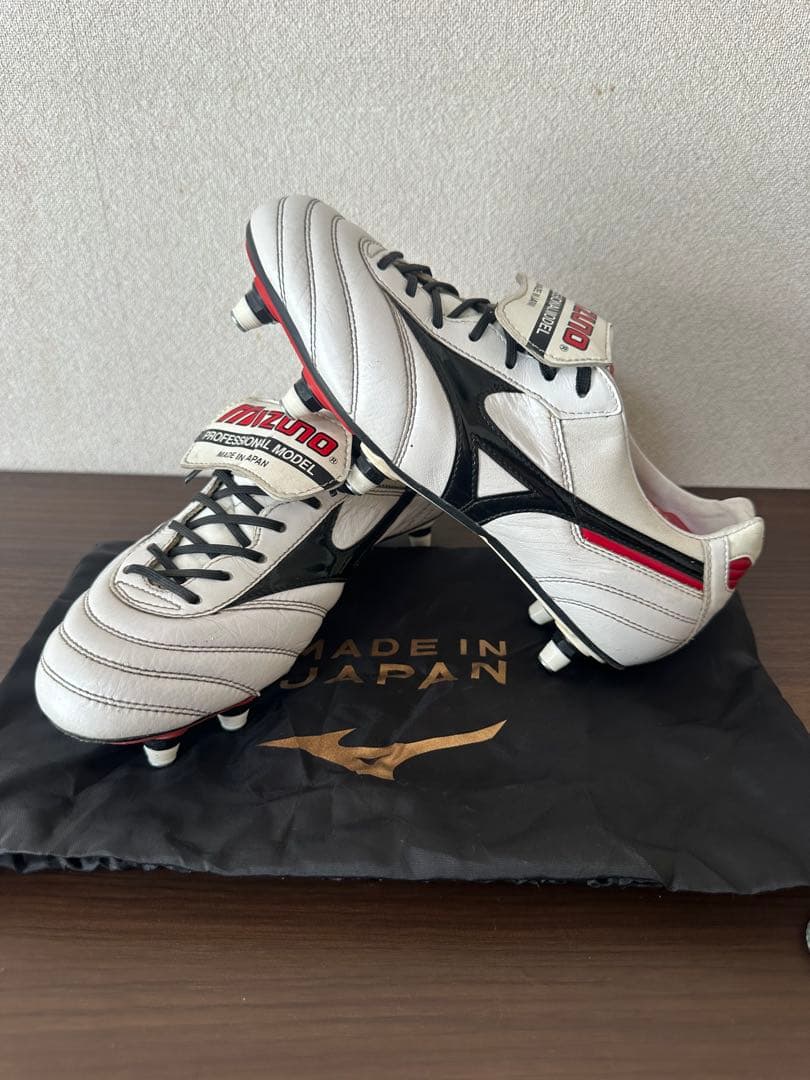 モレリア ホワイト×ブラックMIZUNO|ミズノサッカー取替式スパイク24.5