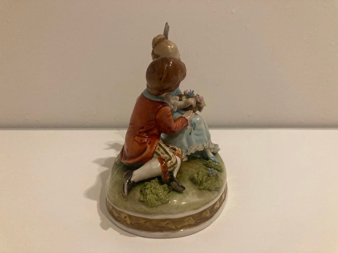 カポディモンテ Capodimonte キングスポルチェランフィギュリン