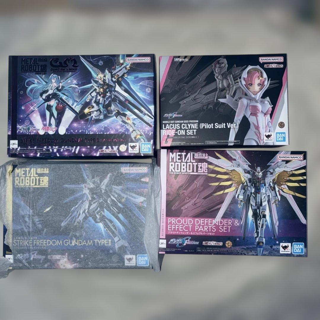 メタロボストフリ弐式初音ミク、ストフリ弐式、プラウドディフェンダー、shラクス