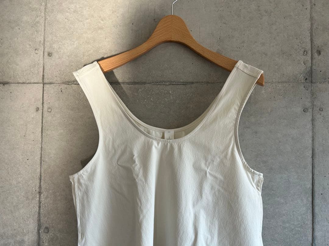 lululemon ストレッチタンクトップ ホワイト　新品未使用