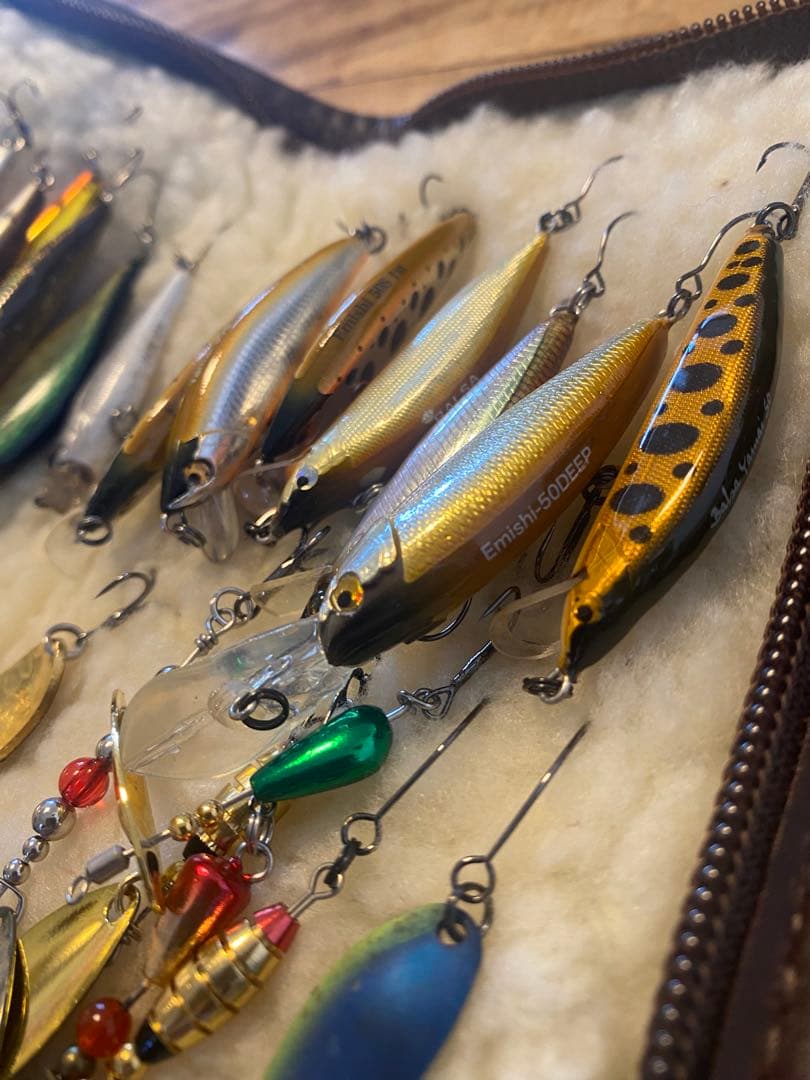 みやぞん イトウクラフト等ミノーまとめ売り(バブアーのワレット付き)