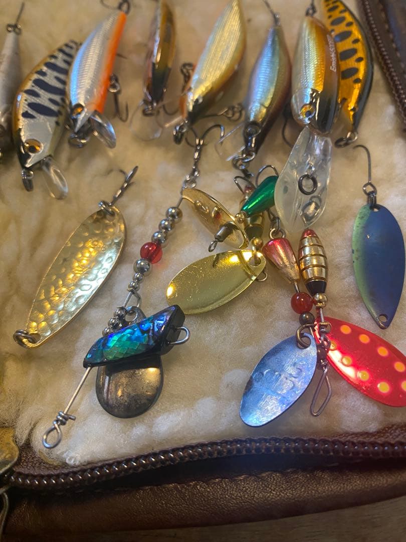 みやぞん イトウクラフト等ミノーまとめ売り(バブアーのワレット付き)