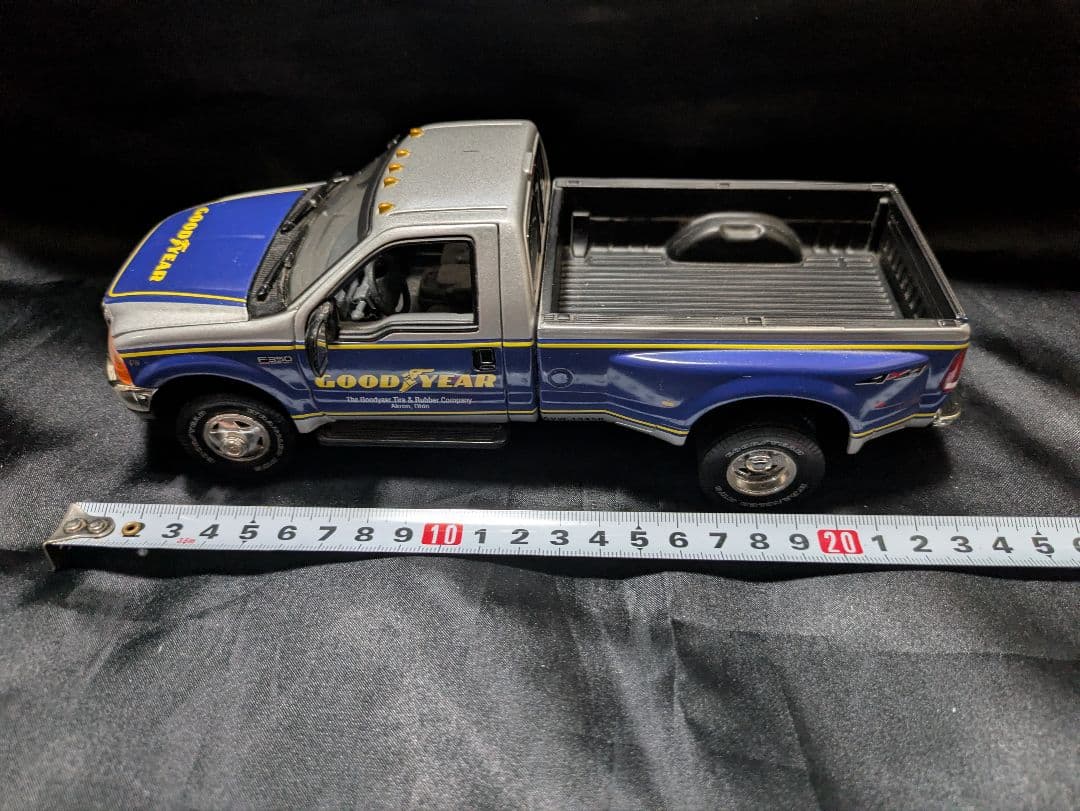 マッチボックス　1:24 1999 フォード Fシリーズ スーパーデューティ