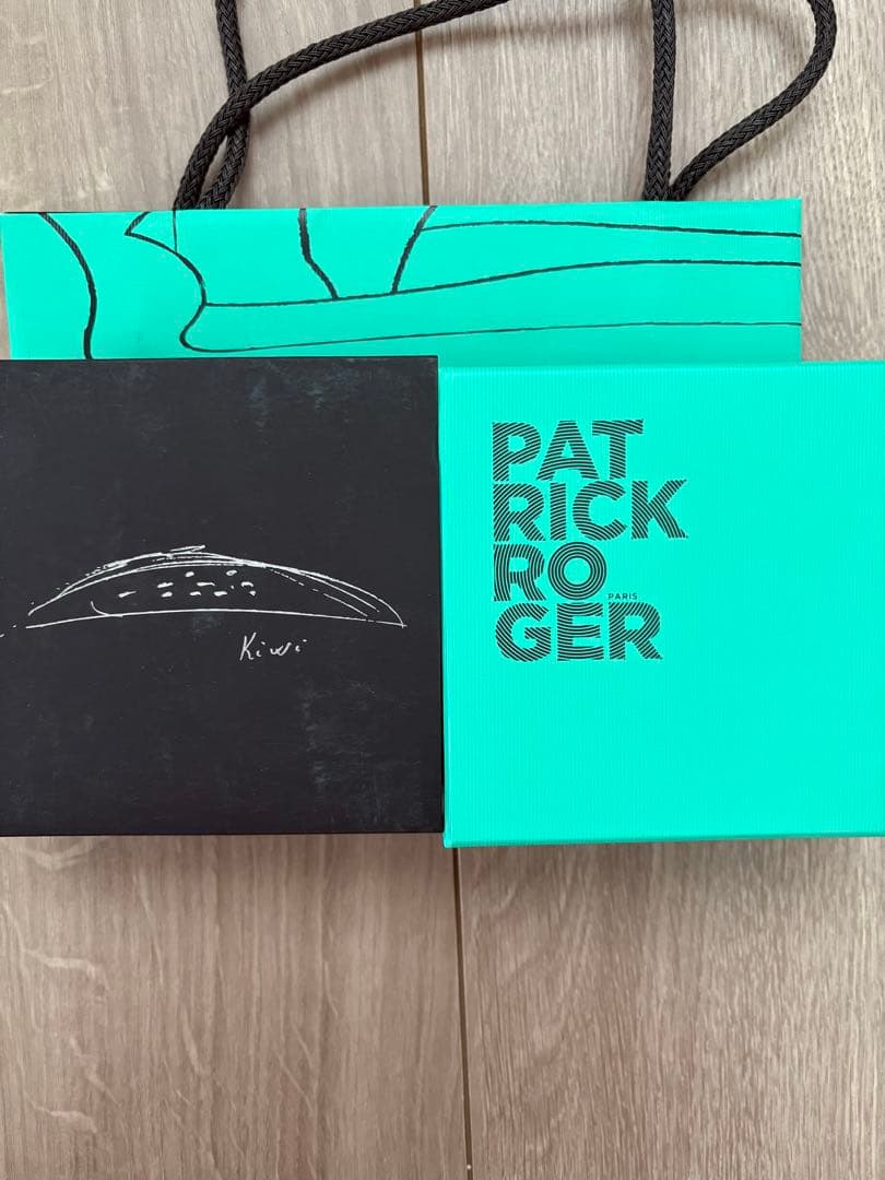 早い者勝ち⭐︎PatrickRoger パトリックロジェ 16個入りプラリネチョコ